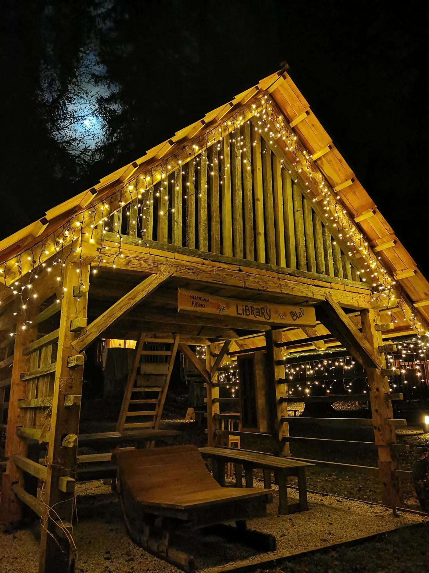 Hotel Ribno Alpine Glamping à Bled Extérieur photo